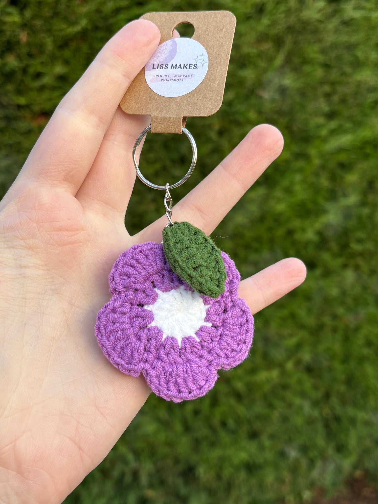 Crochet flower keychain, double sided flower, leaf key ring