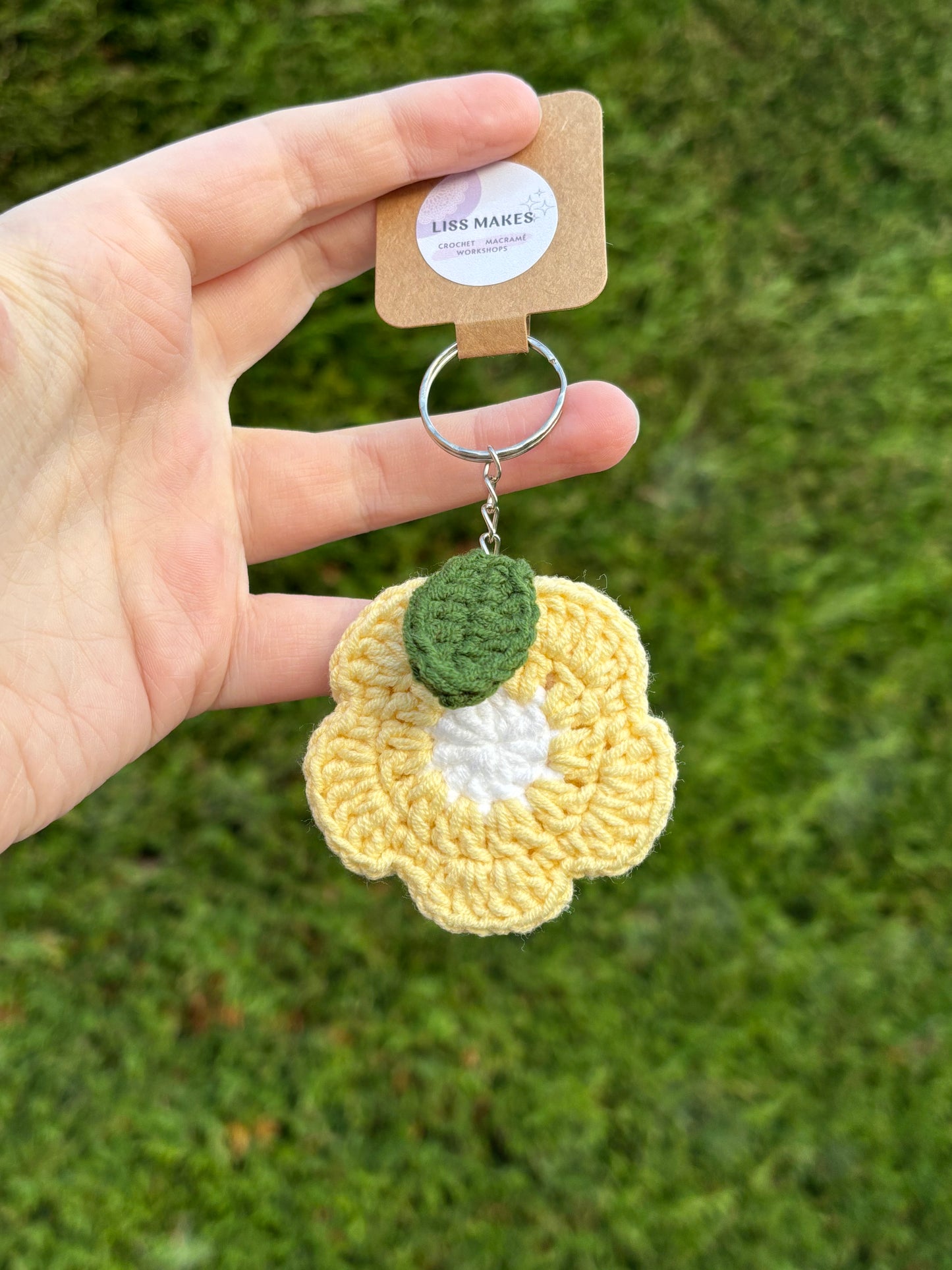 Crochet flower keychain, double sided flower, leaf key ring